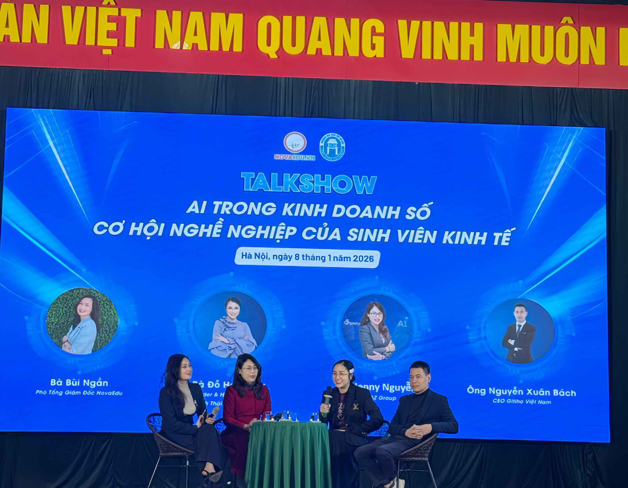 NHÀ ĐIỀU PHỐI CHIẾN LƯỢC ĐỖ HƯƠNG LY (PANDO GROUP) ĐỒNG HÀNH CÙNG SINH VIÊN ĐẠI HỌC MỞ HÀ NỘI: KHAI TÂM “AI TRONG KINH DOANH SỐ” – MỞ RA TƯ DUY NGHỀ NGHIỆP THỜI ĐẠI MỚI